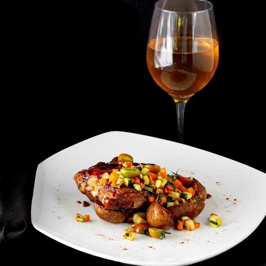 Symbolfoto zum Artikel: Welcher Wein zu welchem Fleisch? Gute Weine für Steak, Entenbraten und Co.